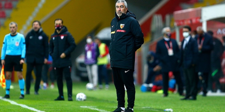 Kayserispor Teknik Direktör Samet Aybaba İle Yollarını Ayırdı
