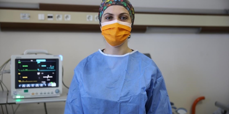 Hemşire Merve Kızılbayrak: Kovid-19'u Çok Ağır Atlattım, Bazı Etkileri Hala Sürüyor