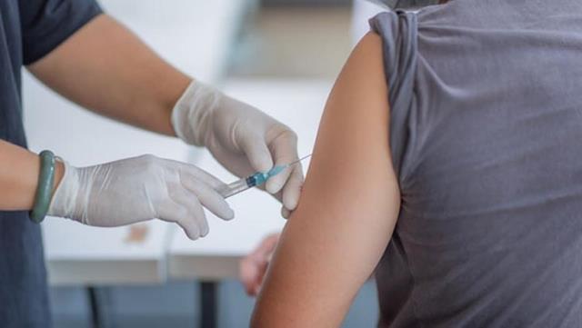 Koronavirüs Aşısı Olan Sağlık Çalışanı Öldü!