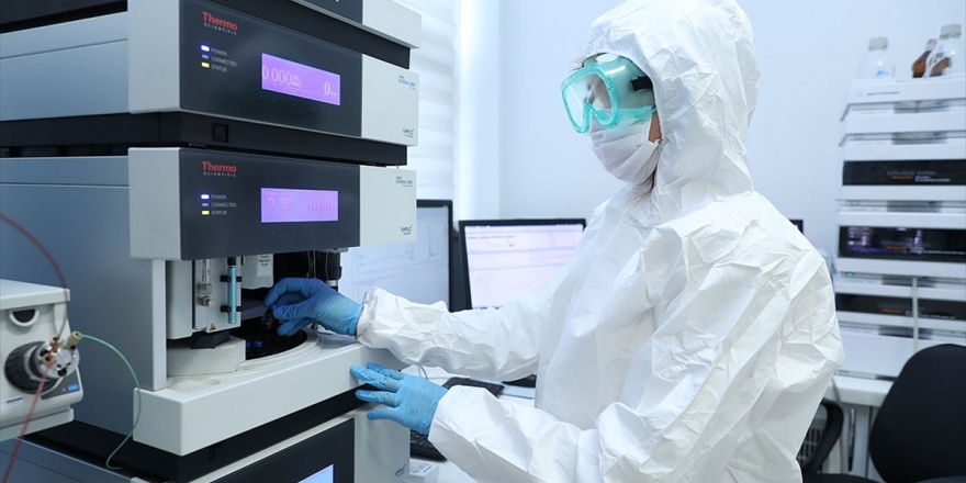 Kovid-19 Aşısının Analizleri Sağlık Bakanlığı Laboratuvarlarında Devam Ediyor