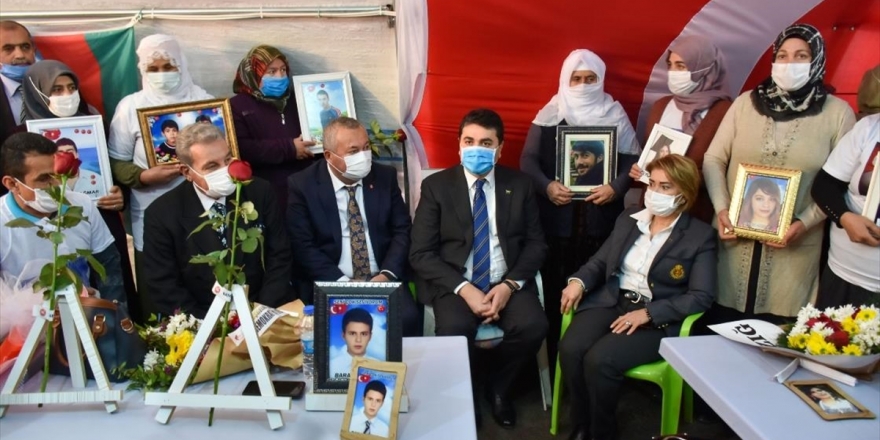 Dp Genel Başkanı Gültekin Uysal Diyarbakır Annelerini Ziyaret Etti