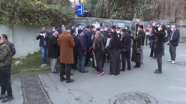 Uygur Türklerinin Çin'in İstanbul Başkonsolosluğu Önünde Eylemi Sürüyor!