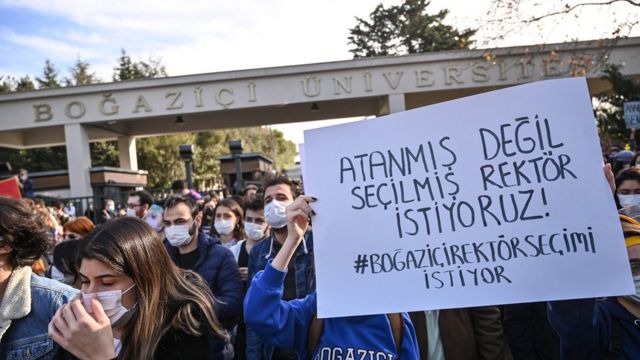Boğaziçi Üniversitesi'ndeki protestolar istifa getirdi!