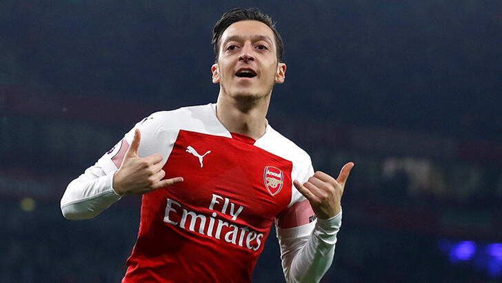 Mesut Özil'in menajerinden transfer açıklaması