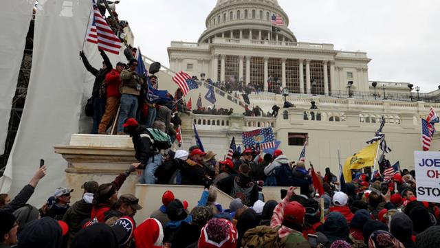 Tarihe Tanıklık Edeceksiniz! Fotoğraflarla ABD Kongresi Baskını Görüntüleri