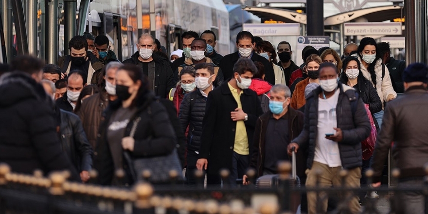 Kovid-19 Salgınında En Erken Yaz Sonu 'Göreceli Normal'e Dönülmesi Bekleniyor