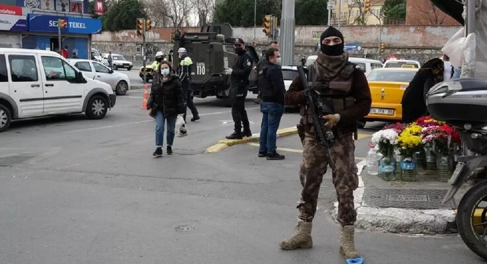 Okmeydanı'nda giriş çıkışlar kapatıldı