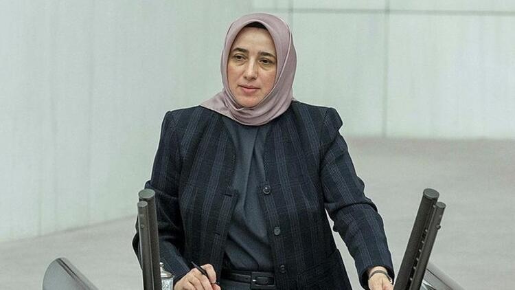 Çıplak arama yok diyen Özlem Zengin’e Boğaziçi öğrencileri için düzenlenen tutanağı gösterdi: