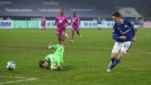 Hoffenheim'ı 4-0 Yenen Schalke, Ligde 1 Yıl Sonra Galip Geldi