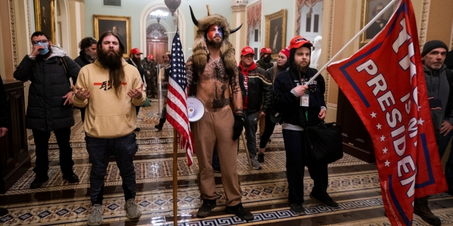 Abd'de Kongre Baskınının Sembollerinden Jake Angeli Gözaltına Alındı