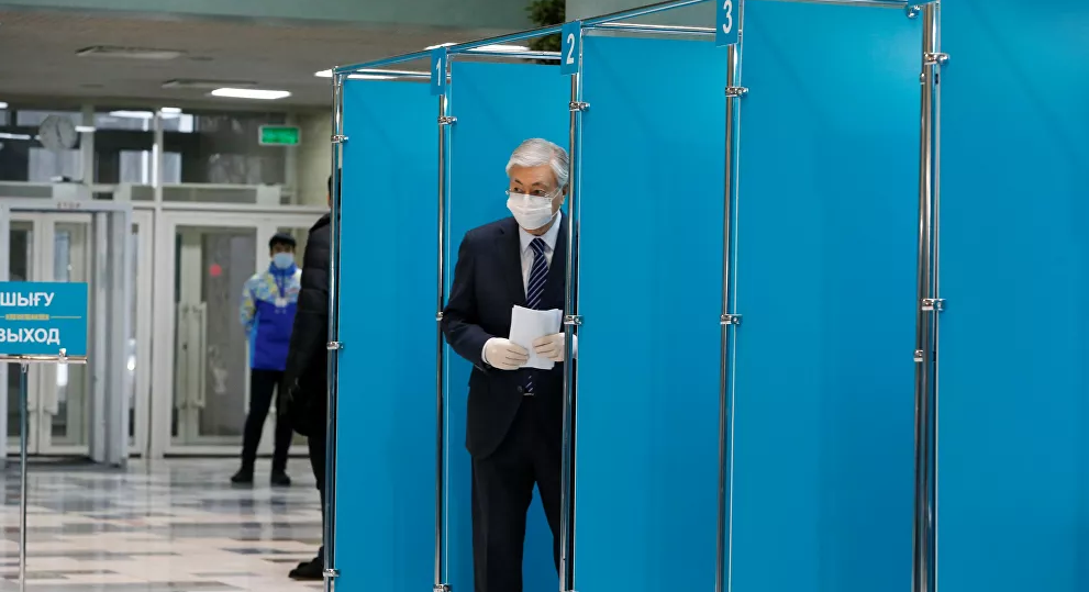 Kazakistan halkı sandık başında