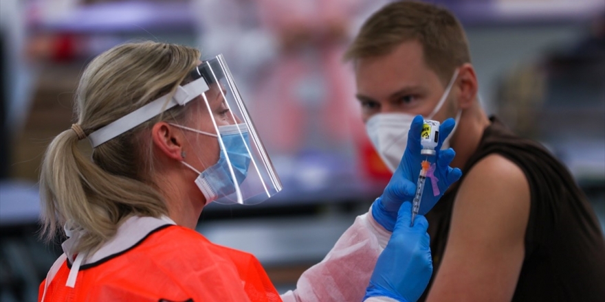 New York'un İki Bölgesinde Kovid-19 Aşısı İçin Mega Aşı Merkezi Kuruldu