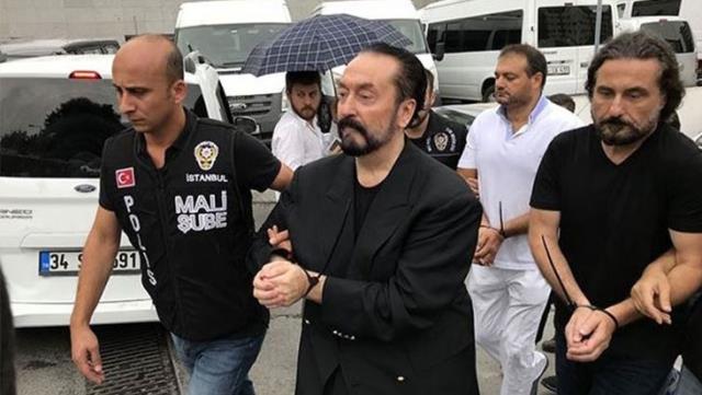 Adnan Oktar'a bin yılı aşan hapis cezası verildi