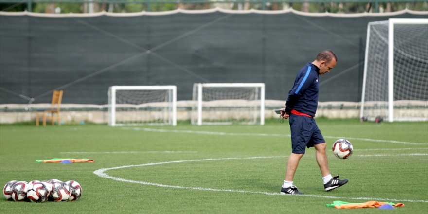 Süper Lig'e Teknik Direktör Dayanmıyor