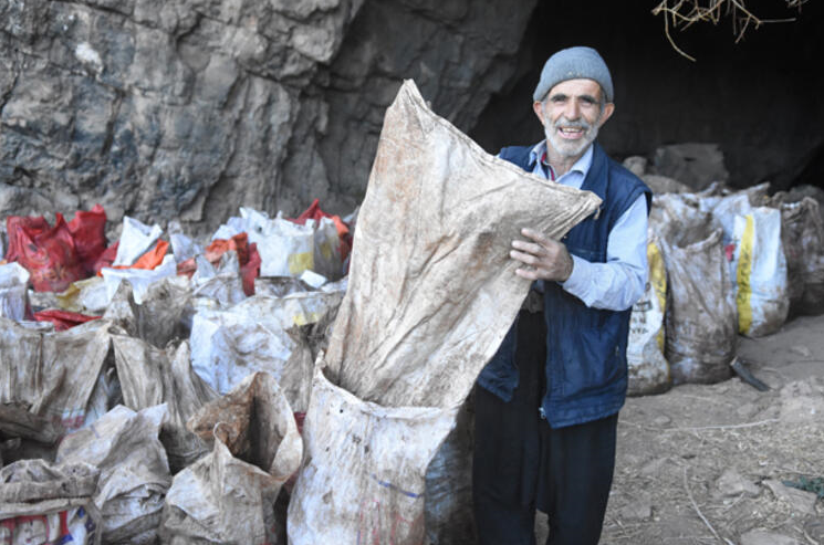 Hazine gibi mağara! Torbası 350 lira...