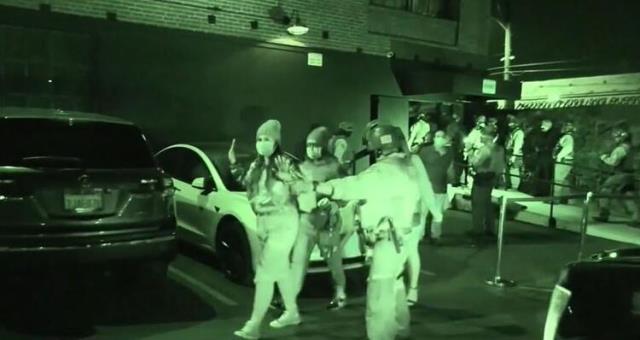 Swinger partisine baskın!