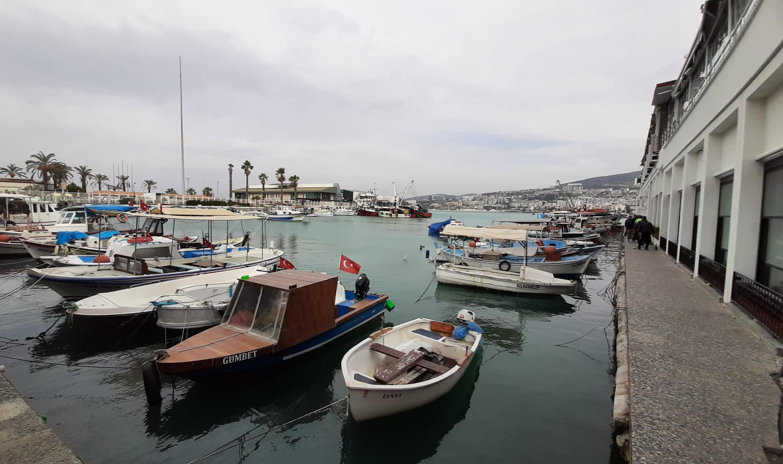  KUŞADASI'NDAKİ BALIKÇI TEKNELERİ ARTIK DAHA GÜVENDE