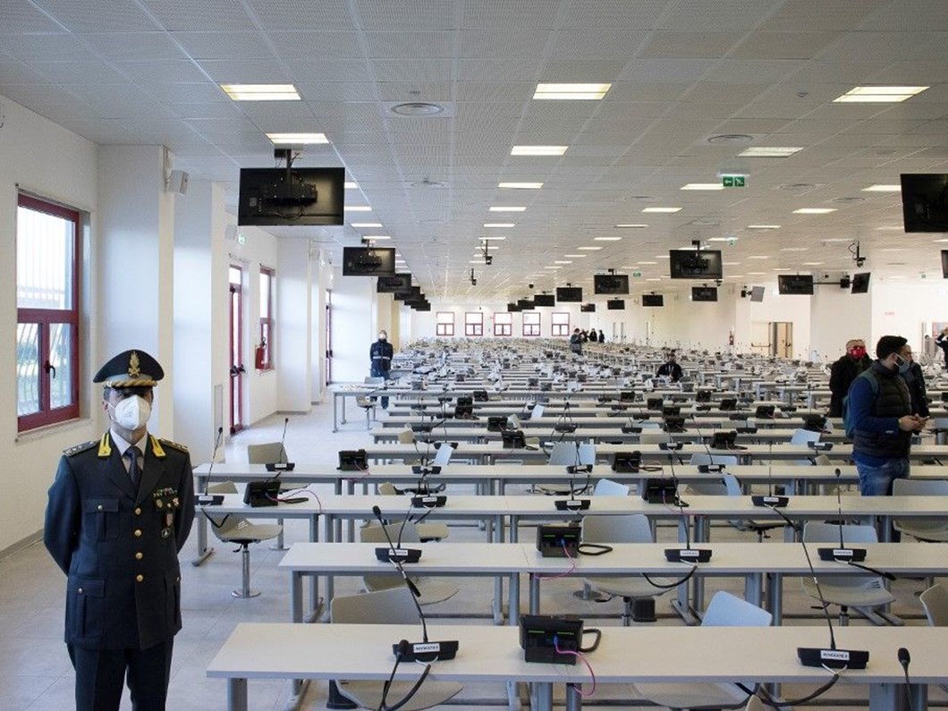 İtalyan devletinden gövde gösterisi! Son 30 yılın en büyük mafya davası!