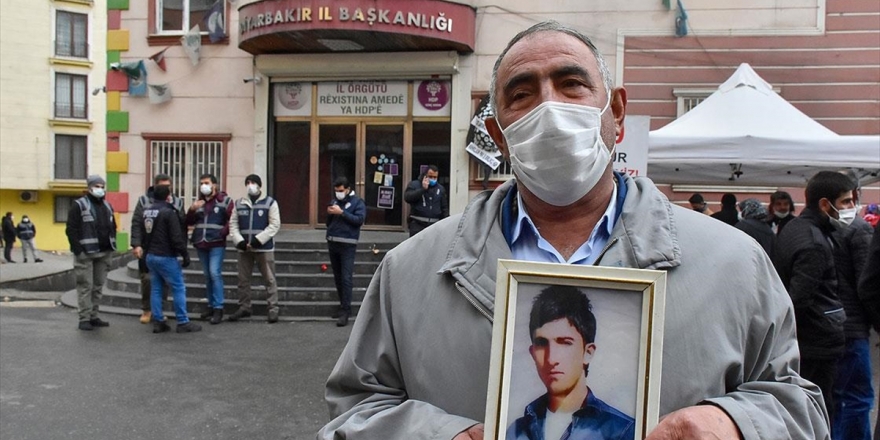 Diyarbakır Annelerinin Oturma Eylemine 500. Günde Bir Aile Daha Katıldı