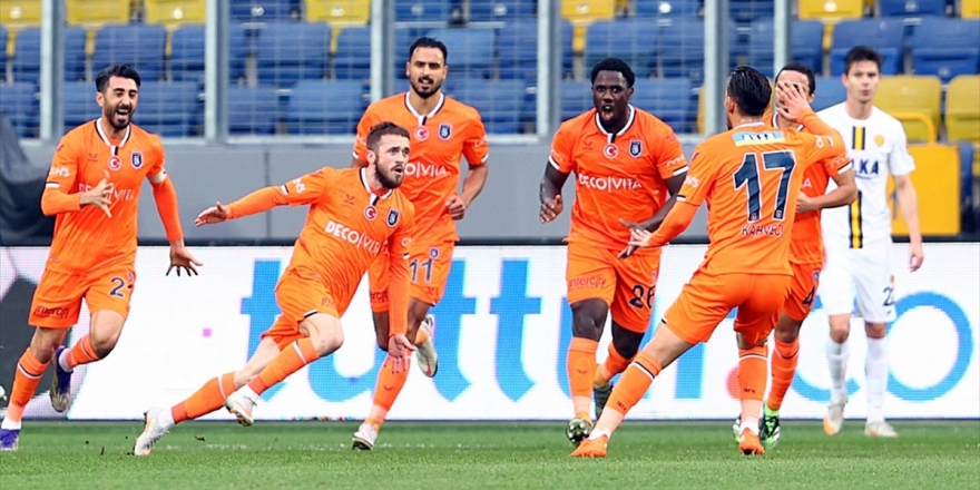 Medipol Başakşehir Yarın Demir Grup Sivasspor'u Konuk Edecek