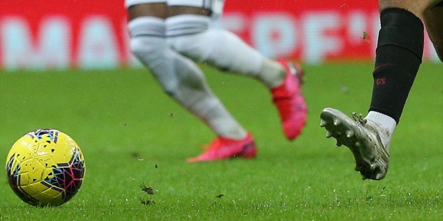 Beşiktaş İç Sahada İyi, Galatasaray Deplasmanlarda Sıkıntılı