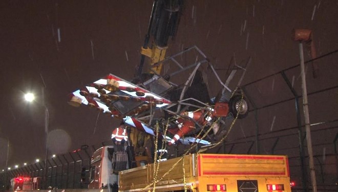 Haliç Köprüsü'nde oto çekici, yol bakım aracına çarptı: 2 ölü