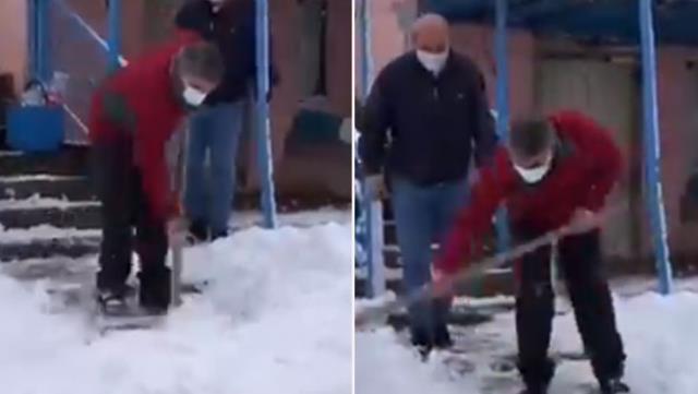Takdir toplayan hareket! Belediye başkanı, eline kürek alıp vatandaşın kapısındaki karı küredi
