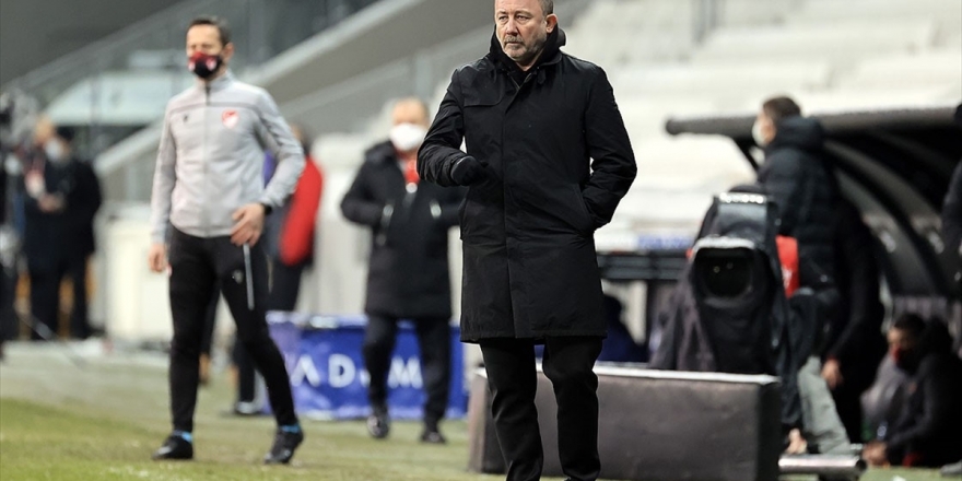 Beşiktaş'ta Sergen Yalçın İstikrarı