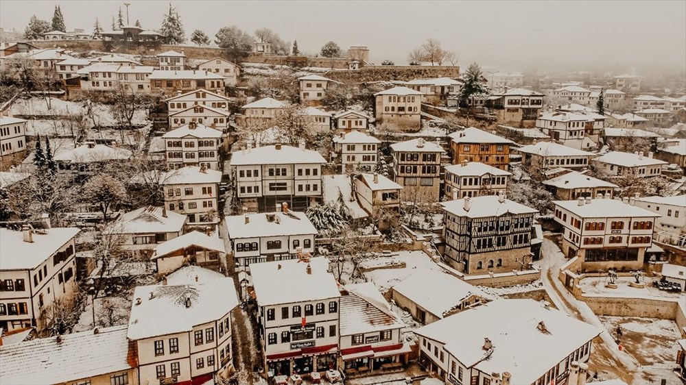 Tarihi Safranbolu salgına rağmen geçen yıl nüfusunun 9 katı turist ağırladı