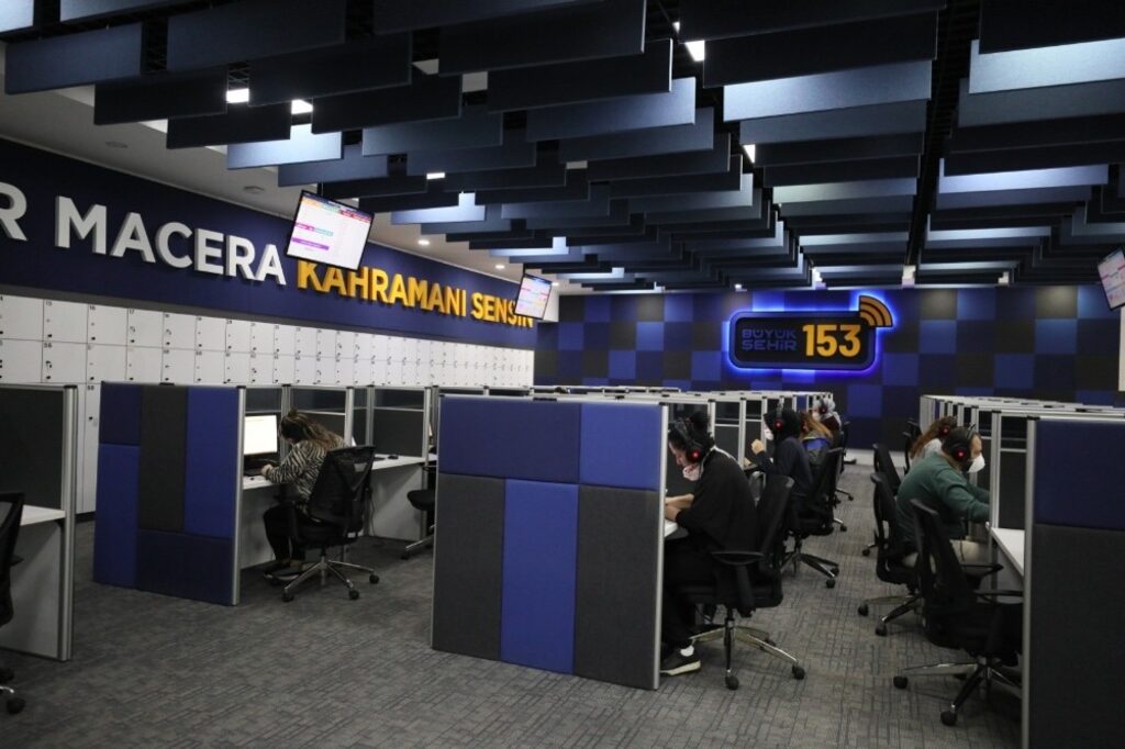 Belediyeyi arayan çocuktan gülümseten talep!