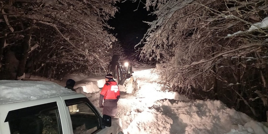 Zonguldak'ta Kar Nedeniyle Yaylada Mahsur Kalan 16 Kişi Kurtarıldı