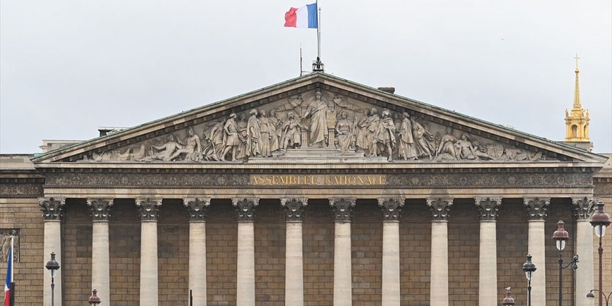 Fransa'da İslamcı Ayrılıkçılıkla Mücadele Yasası Mecliste