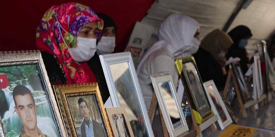 Diyarbakır Annelerinden Çocuklarına 'Teslim Ol' Çağrısı