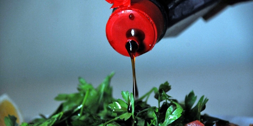 Nar Ekşisi İzlenimi Veren Narlı Soslar Yasaklanacak