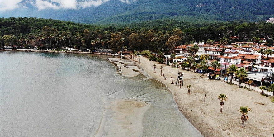 Muğla'da Deniz Suyu 40 Metre Çekildi