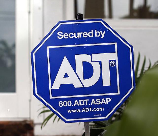 Böyle sapkınlık yok! Evlerine güvenlik kamerası taktığı kadınların cinsel ilişki görüntülerini izledi