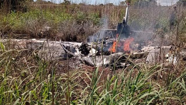 Başkanı ve 4 futbolcuyu taşıyan uçak düştü! Kurtulan olmadı