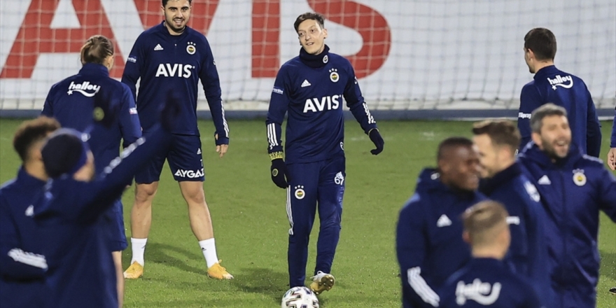 Fenerbahçe'de Bir Dünya Yıldızı: Mesut Özil