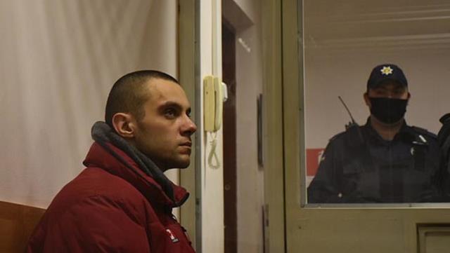 Kendini tanrı zanneden adam, babasının kesik başıyla sokaklarda dolaştı