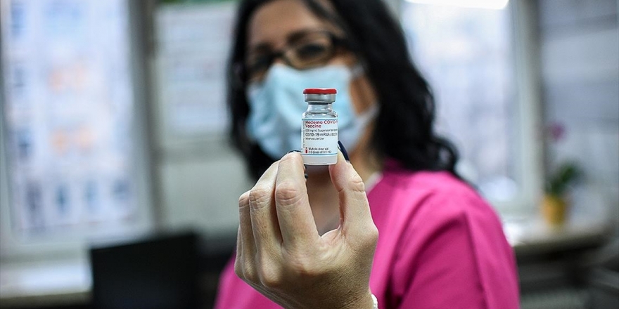 Moderna Güney Afrika'da Ortaya Çıkan Kovid-19 Türüne Karşı Yeni Aşı Çalışmasına 2 Ay İçinde Başlamayı Planlıyor