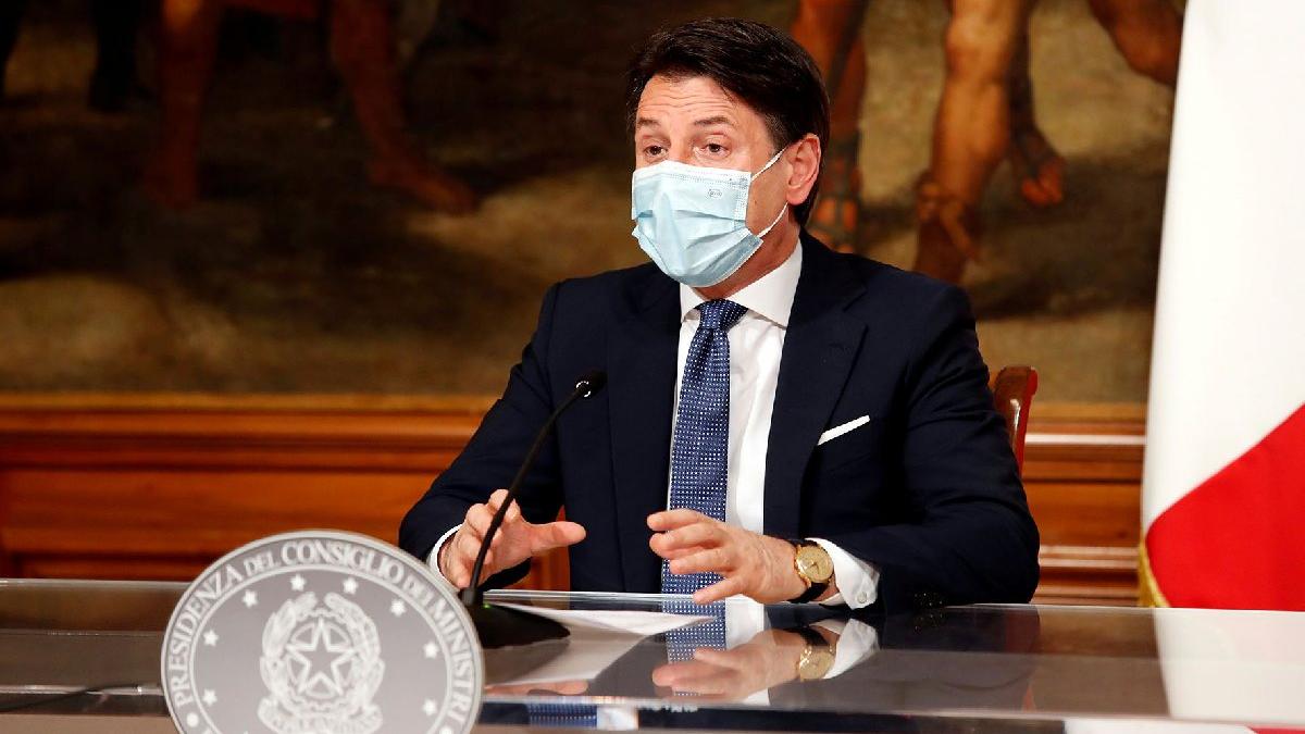 İtalya Başbakanı Conte ve hükümeti istifa etti