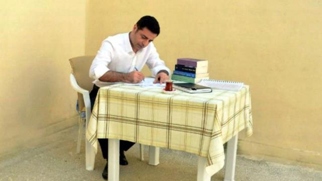 Selahattin Demirtaş, kendisini ve muhalefeti eleştirdi