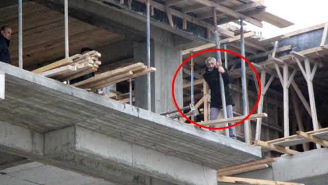 İntihar için inşaata çıkan vatandaş, karısının tek sözüyle aşağıya indi