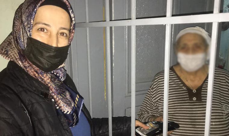 Törenle çorap dağıtımı sosyal medyada alay konusu oldu