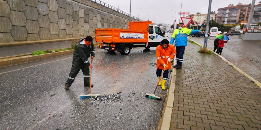 "Kuşadası'nda yetki hiyerarşisi değil kent menfaatleri ön planda"