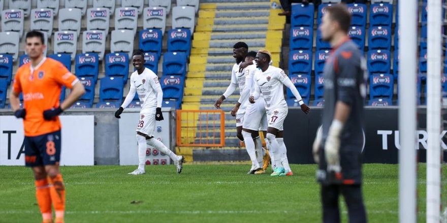 Medipol Başakşehir'e Hatayspor'dan Ağır Darbe