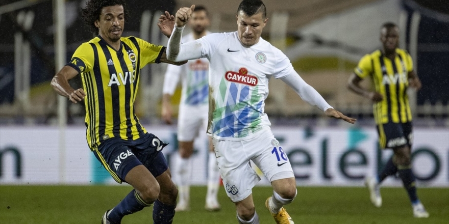 Fenerbahçe, Çaykur Rizespor Engelini Tek Golle Geçti
