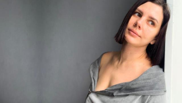 Eski eşinin oğluyla aşk yaşamaya başlayan fenomen, bebek sevinci yaşıyor