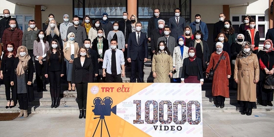 Eba Tv Öğretmenleri 10 Ayda 10 Bin Ders Videosuyla Rekora İmza Attı