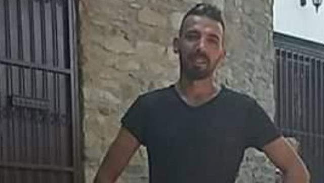 2 çocuk babası müzisyen Erdem Topuz maddi sıkıntıya dayanamadı!Sobadan kovayı çıkartıp odada bekleyerek intihar etti